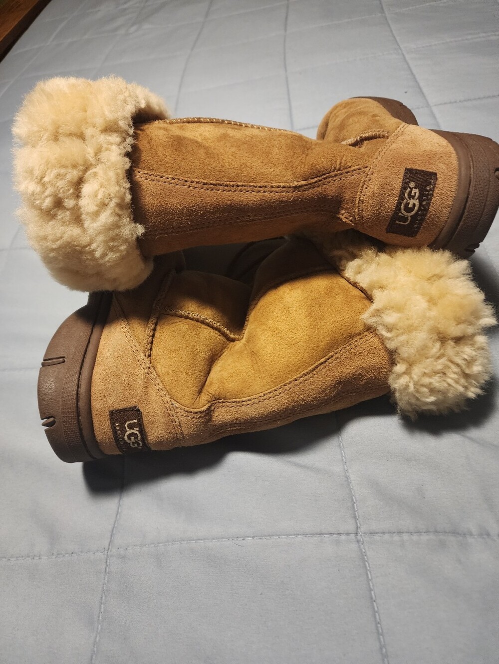 UGG - Picture 5 of 9